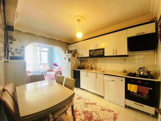 İmir Emlak'tan Güney Cephe 1.kat Ön Cephe Ebeveyn Banyolu Yapılı