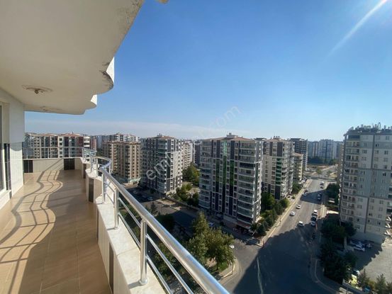 Kent Meydanına Yürüme Mesafesinde Satılık 3+1 Fırsat Daire