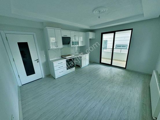 Uytundan Kadıköyde Doğalgazlı Kapalı Otoparklı 1+1 Satılık Daire