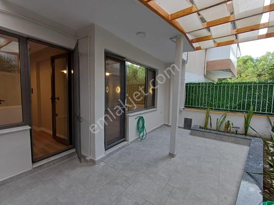 Hatay Eski Askeri Hastane Yanı İzmir Spor Metro Yakını Lüks Bahceli Satılık Daireıkli Daire