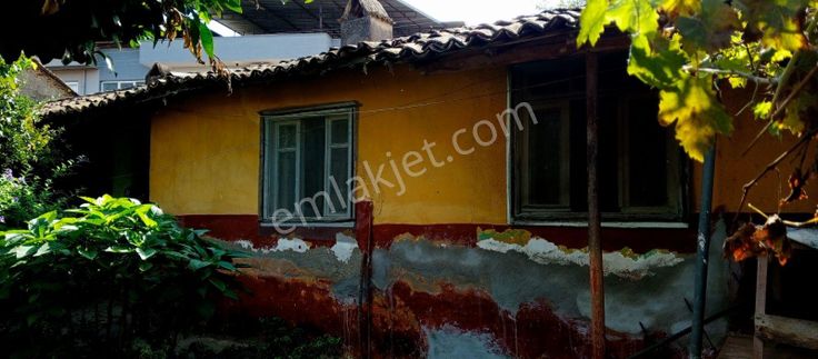 Köy İçinde Bin M2 Bahçeli Müstakil Ev