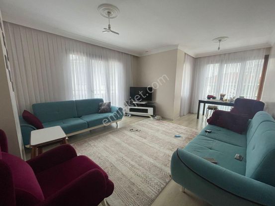 Sancaktepe Yunus Emre Caddeye Yakın Konumda 3+1 Balkonlu Arakat Dubleks İskanlı