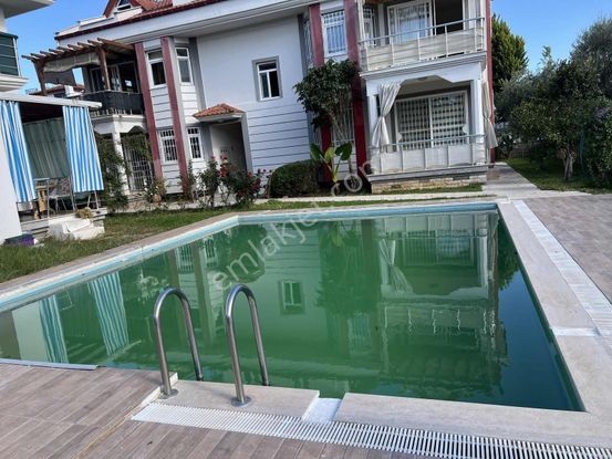 Foça Mahallesinde Eşyalı Kiralık 2+1 Daire