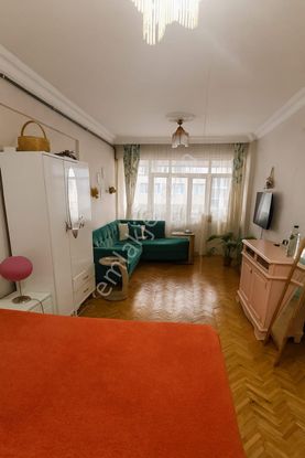 Ömürkent Sitesin'de 3+1 Ara Katta,asansörlü,geniş,ölçüde,kombili