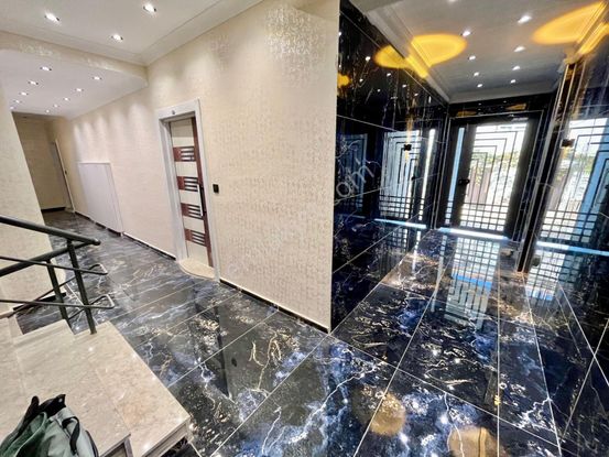 Gümüşden Zeytinlide Lüx Tasarımlı Ara Kat Sıfır Şahane 2+1 Daire