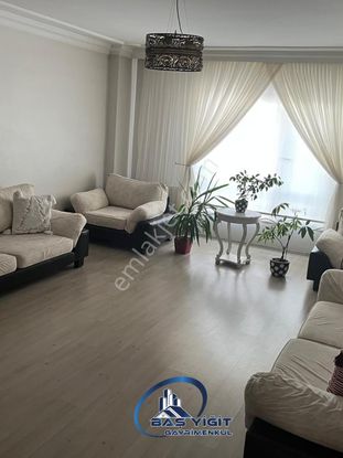 Karacaibrahim Mah. Dereüstü'nde Satılık 3+1 Daire