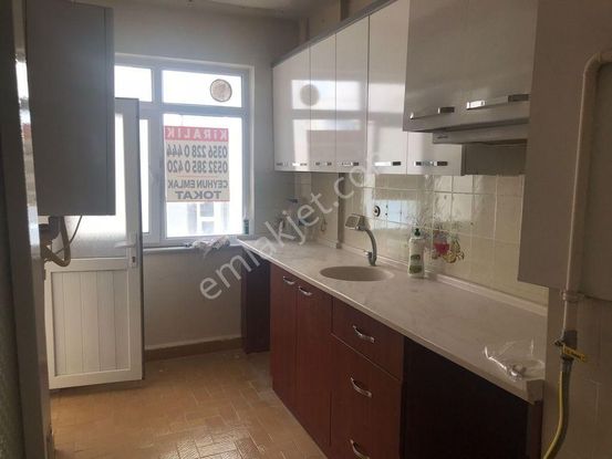 600 Evler'de Karşıyaka Okulu Karşısında 3+1 Kiralık Daire