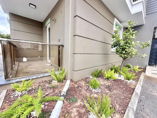 V.karşıyaka'da 2+1 Yüksek Giriş Geniş Sıfır Lüks Yapım