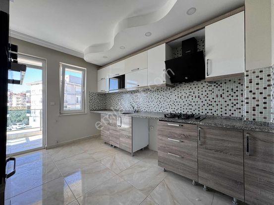 Aktoprakta Havuzlu 100m2 Ara Kat Asansörlü Satılık Daire