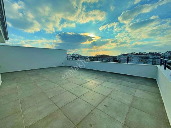 Uytundan Akçay Altınkum'da Ebeveyn Banyolu 3+1 Dubleks Daire