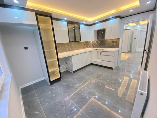 Atbiner Emlaktan Manisa Şehzadeler İbrahim Çelebi Mahallesi 3+1 120m2 Full Özellikli Arakat Daire