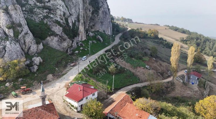 Sakarya Geyve Ahibaba Asfalta Cephe %40 İmarlı Panoramik Arsa