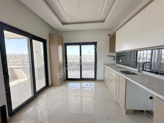 S.içerisnde Muhteşem Lokasyonda E.banyolu Açık Cephe 2.5+1 Daire