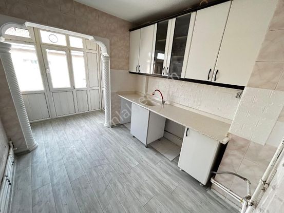 Sincan Plevne Mah 3+1 Katta Yapılı Köşe Başı Satılık Daire