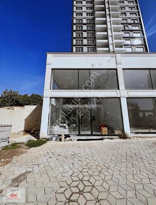 Germenica Park Karşısı Köşe Başı Lüks Dükkan