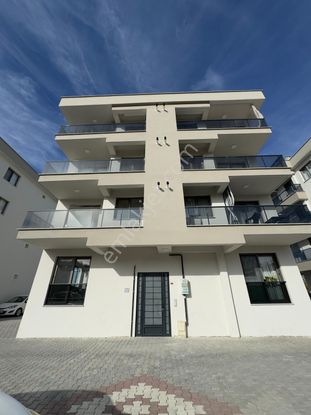 Zeki Emlak'tan Muradiye'de Site İçinde Satılık 2+1 Daire