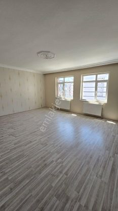 Demir Emlak Gayrimenkulden Cumhuriyet Mah.de Ara Kat 3+1 Dairemiz Satılıktır