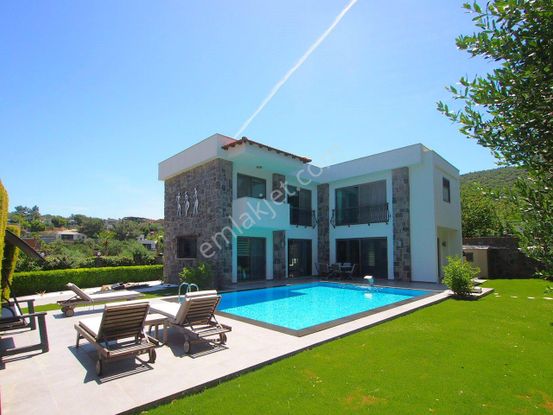 Bodrum Torbada Satılık Müstakil Bahçeli Lüks Villa Korunaklı Ev Havuzlu Bakımlı