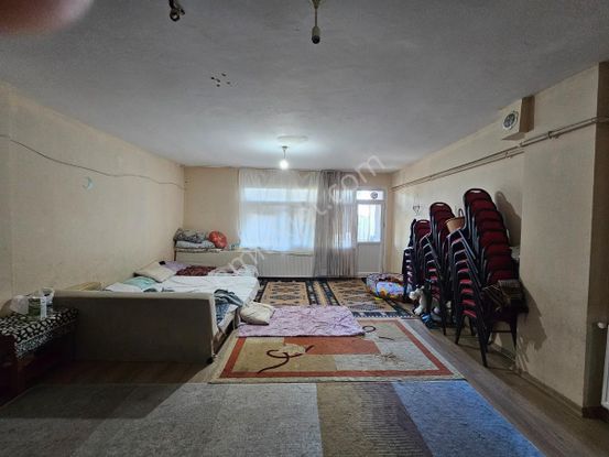 Fatih Nişanca Mh 3+1 Büyüklüğünde 2+1 Karşısında Tranvay Yolu