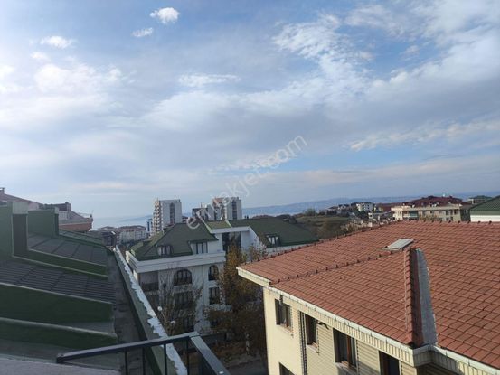 Büyükçekmece Pınartepe Mahallesinde 5+1 Dubleks Sıfır Daire