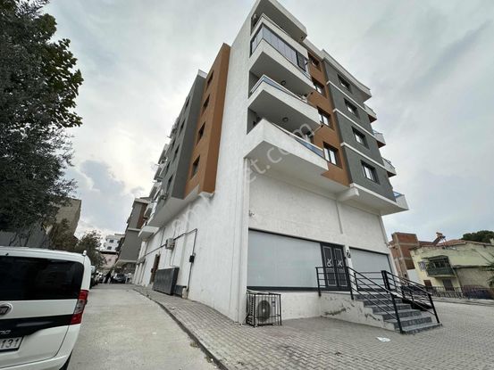 Güler'den Bornova Doğanlarda Asansörlü Lüks Daire