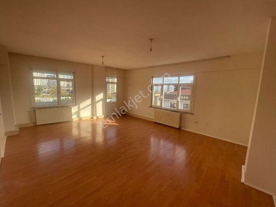 Kartal Metroya Yürüme 24,5m2 Arsa Paylı 3+1 Balkonlu Satılık