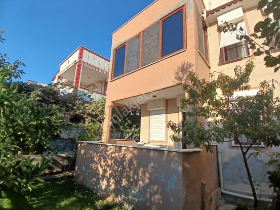 Eu Gayrimenkul'den Balıkesir Edremit Güre'de Site İçinde 5+1 Deniz Manzaralı Villa