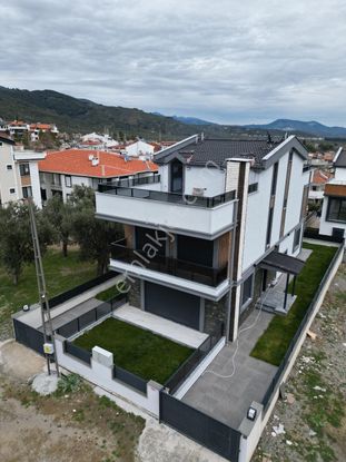 Eu Gayrimenkulden Balıkesir Edremit Gürede Deniz Ve Doğa Manzaralı 3+1 Villa