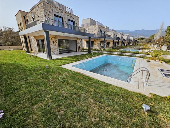 Eu Gayrimenkulden Balıkesir Edremit Gürede Müstakil Havuzlu Yerden Isıtma 4+1 Villa