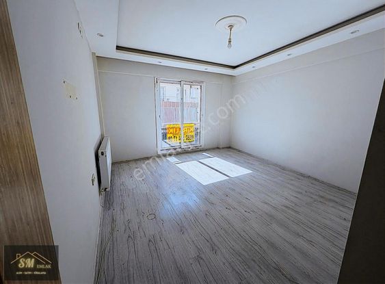 ''sm Gayrimenkul'den 2+1 Köşe Arakat Kiralık Daire"