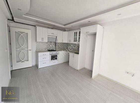 Manisa Muradiyede Satılık Ful 2+1 Ara Kat Daire