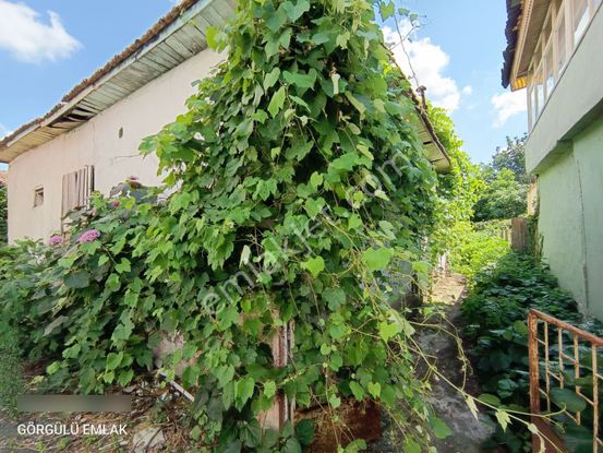 Acil Satılık Görgülü Emlaktan Satılık 384m2 Arsa + Kargır Ev