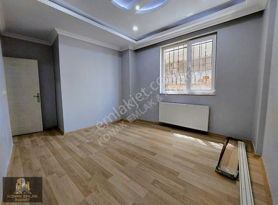 Konak Emlak'tan Satılık 2+1 90m² Y.giriş Krediye Uygun Daire