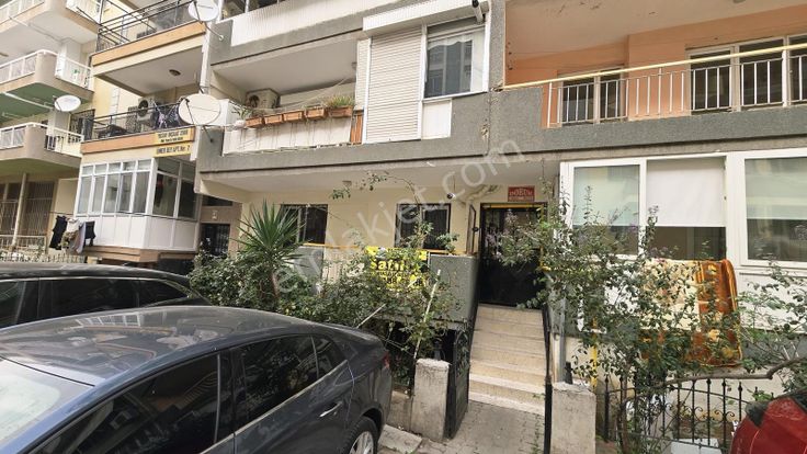 İzmir, Karşıyaka, Nergiz, Goncalar Mahllesinde 3+1 Satılık Daire