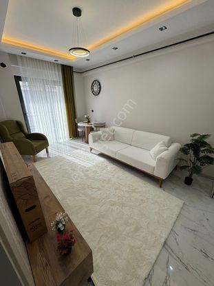 Değirmenönü Altıntop Mahallesindekapalıotoparklı Arakat Balkonlu Full Eşyalı Sıfır 2+1