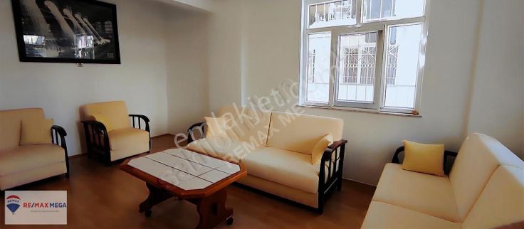 Dokuma'da Cadde Üzeri Kiralık 3+1 Daire