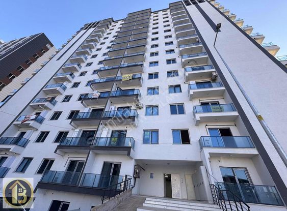 Hastane Arkası Gözde Bina Ekvatorda Ön Cephede Kiralık 1+1 Daire