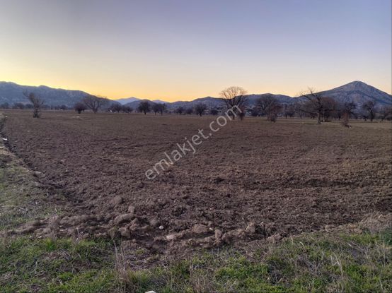 Sahibinden Antalya Sınırında Bucak Çevreyolunda Satılık Yatırımlık Arsa