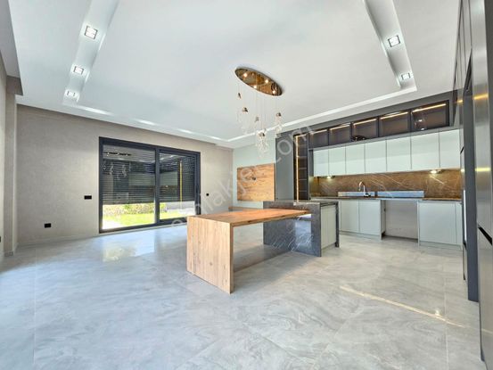 Denizli Başkarcı Da 6+1 Havuzlu Bahçeli Akıllı Ev Sistemli Ultra Lüks Satılık Villa
