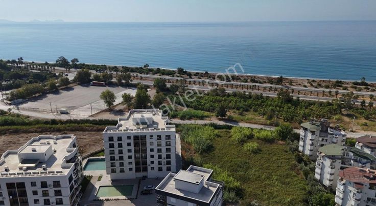 07 Truva Emlaktan Finike Sahilde Deniz Manzaralı Satılık Daire