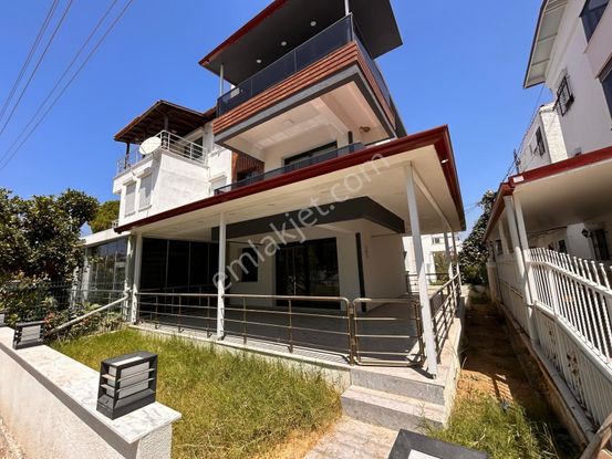 Kuşadası Karaova Mahallesi'nde Denize Yakın 4+1 Satılık Yazlık