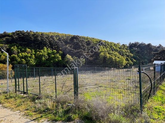 Güvenli Site İçinde, Gölet Manzaralı 585 M² Parsel