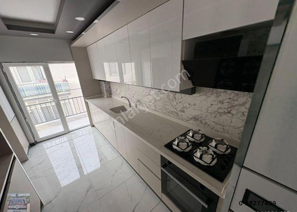 Ty Yılmaz 'dan 3 Balkonlu Mükemmel Konumda Lüks Yapılı Daire!!!