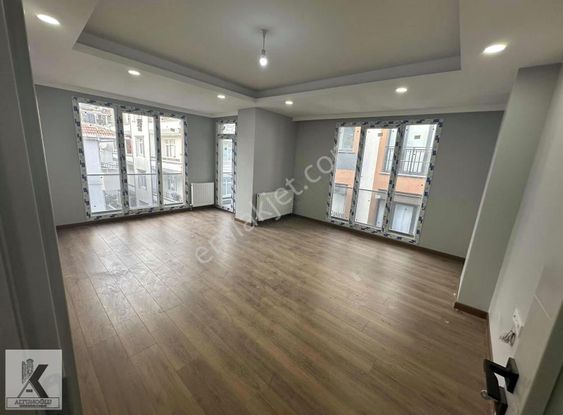 Cadde Yakınında Satılık Lüks 4+2 200m2 Dubleks
