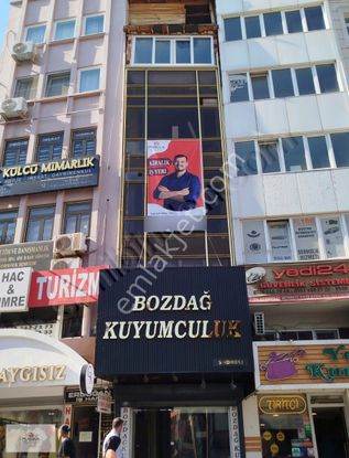 Yeşilli Camii Karşısı 5 Katlı Kiralık Bina