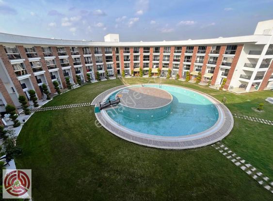 Karaali Villalar Bölgesinde Havuz Manzaralı 1+1 Daire