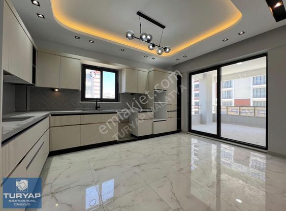 Turyap Metropol'den Tecde'de 4+1 Satılık Daire