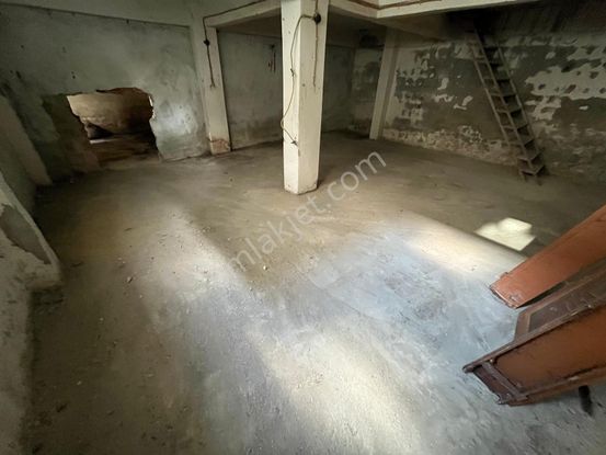 Has Seba'dan Kemalpaşa Mh 90m2 Geniş Kullanışlı Depo
