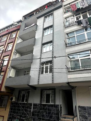 Yenibosna Çobançeşme Mah Masrafsız Geniş 27 Yıllık Hisseli 4 Kat
