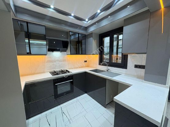 Balçova Teleferik Mahallesinde Bahçe Kullanımlı 3+1 Masrafsız Daire